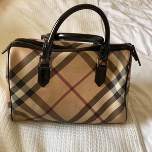 Burberry classic bag